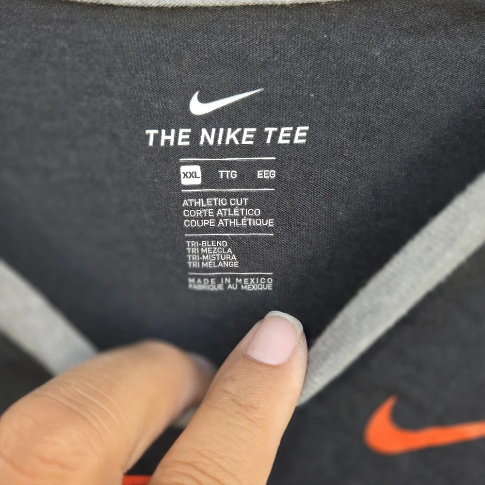 New Nike Womens Beavers Black and Gray Tee - Picture 2 of 2